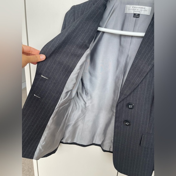 Tahari gray striped suit blazer - Picture 4 of 4